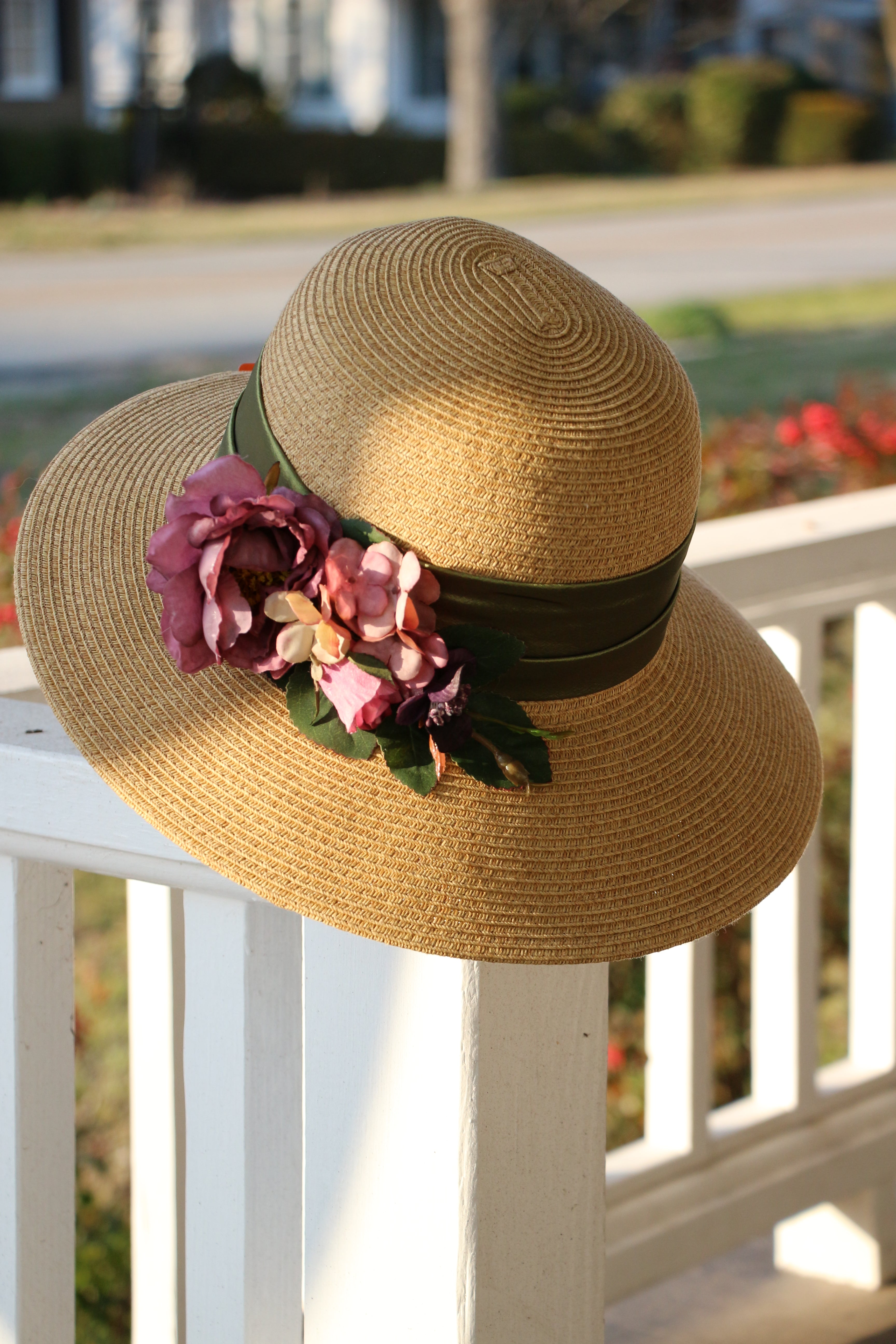 Derby Straw Hat with Rose Silk Roses