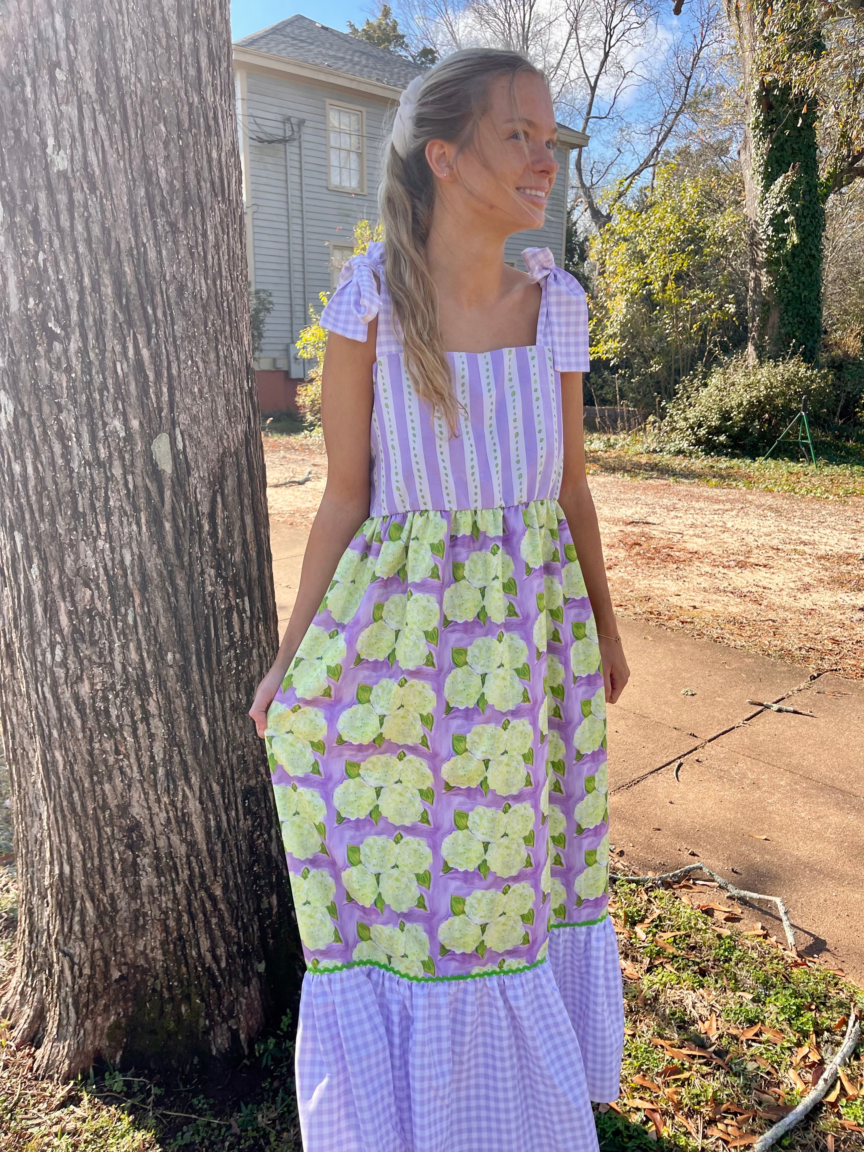 Bountiful Purple Hydrangea Tie Top Dress w Pockets and lining